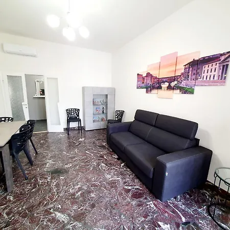 Grande Con Bagno Privato E Balcone Homestay